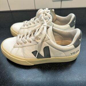 Veja campo US size 5